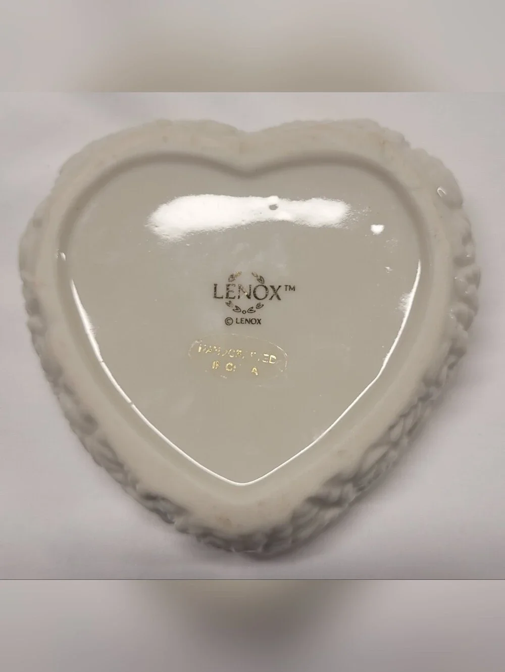 Lenox Porcelain Roses Heart Shaped Off White 24K Gold Trim Vanity Trinket Box